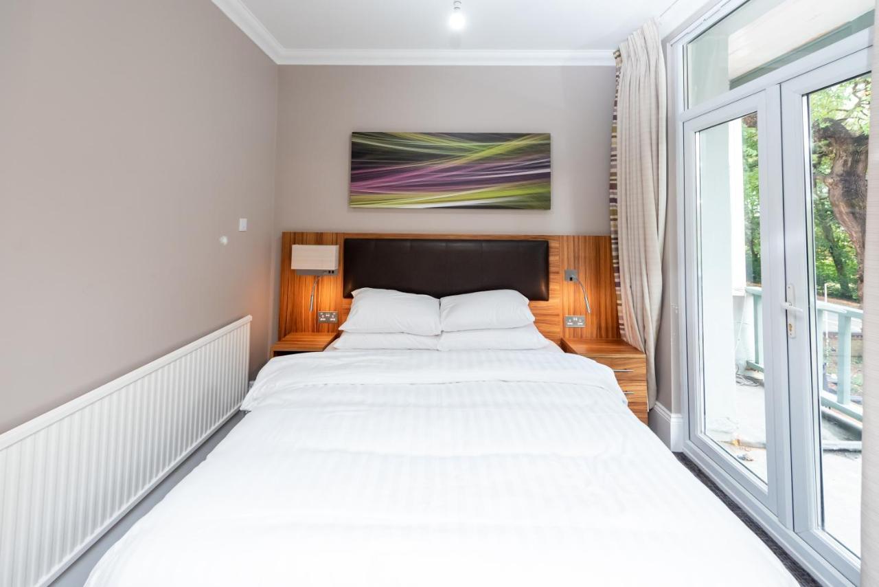 Uno Hotel Heathrow Windsor Slough Exteriör bild